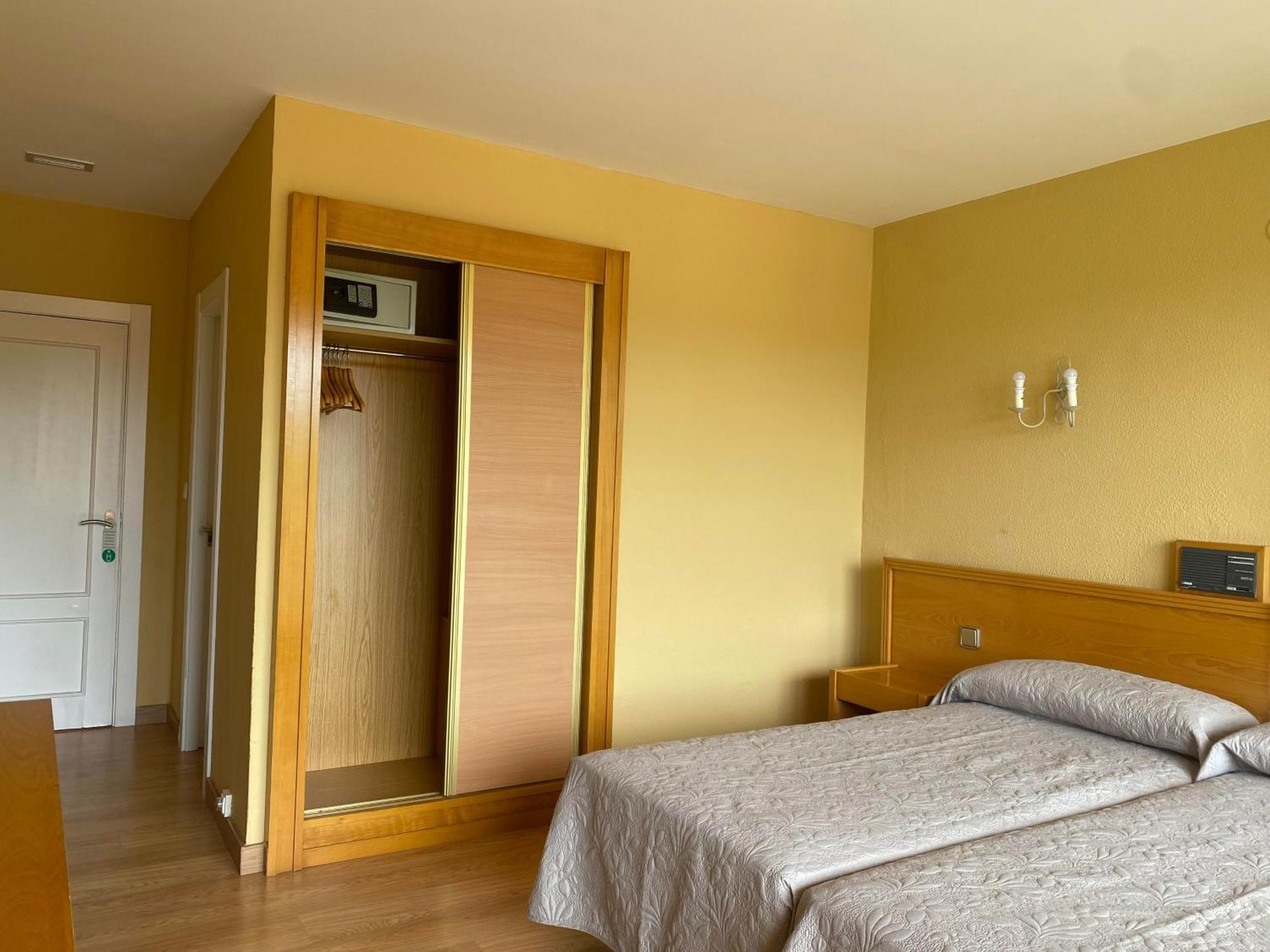 Hotel Zenit Mar Noja Extérieur photo